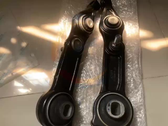 前左下の制御腕 2113308107 211 330 81 07 2113309107 A2113308107 メルセデス・ベンツ C219 W211 W212 S211