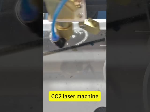 CO2レーザーエグライバーとカッター バンブー紙革 木材アクリル1390/4060 50W-300Wレーザーエグライブ切断機