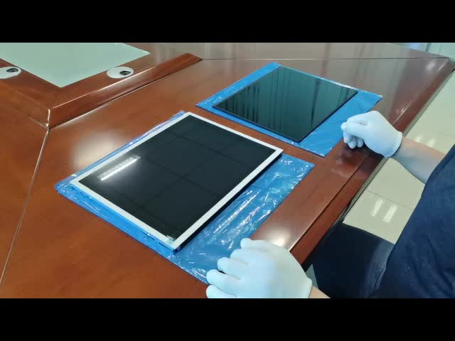 1024x768ピクセル解像度と500ニットを持つ15インチ産業用TFT-LCDパネル