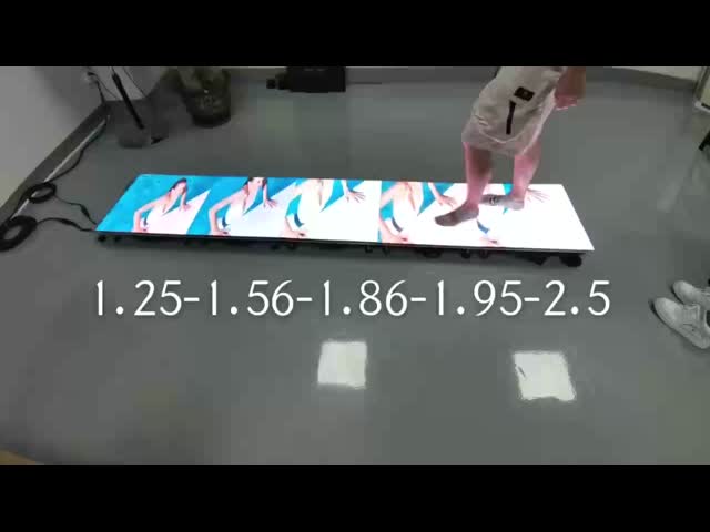 P1.25 LED ダンスフロア 強い耐久性のある構造 浸透的な環境を作る