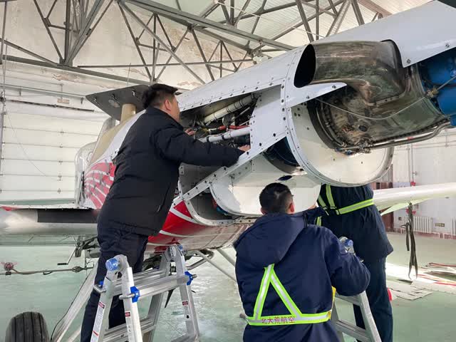 High Temperature Standards AeroShell Aviation Lubricants Turbine Engine Oil 560