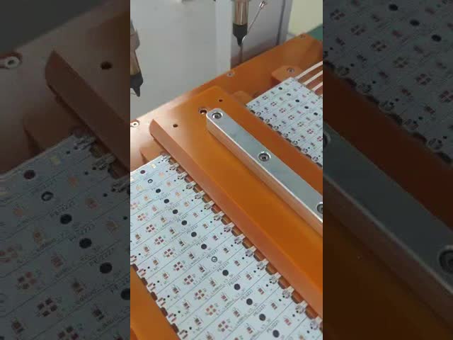 自動PCB溶接機 USBPCB用の自動溶接機