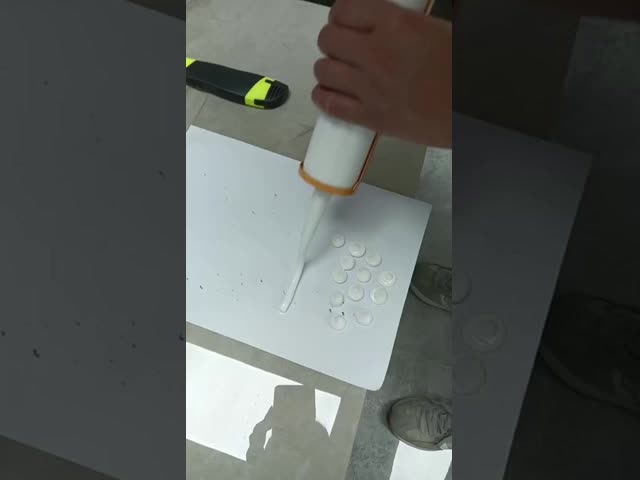 特殊重力 1.05-1.35 G/cm3 の範囲で窓密封用の優れたUV耐性シリコン