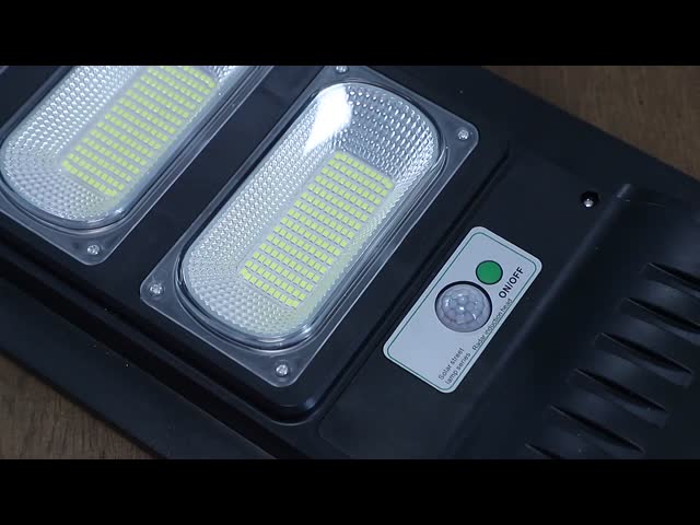 モーションセンシング 太陽光LEDライト IP65 統合LED太陽光路灯 60w