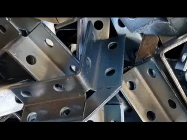 ガルバネス型C型金属枠 ストラットチャネルビルディング 建設 U型チャネル鋼