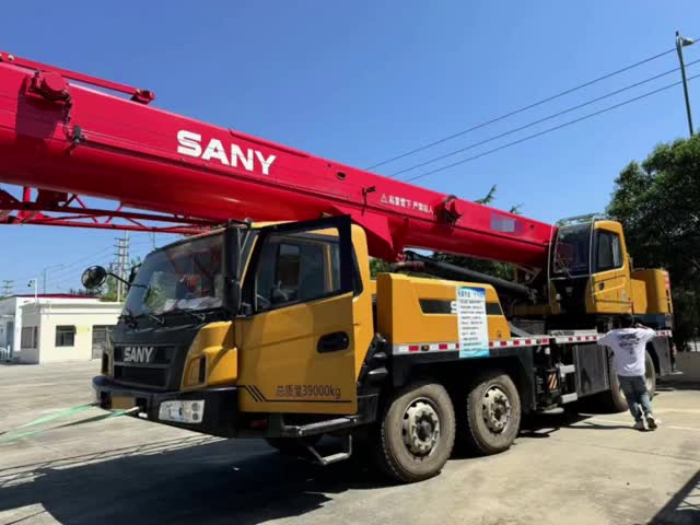 RED Color 2023 SANY STC500E Used Truck Crane 50T Fully Hydraulic Lifting Machinery video