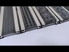 Karpet pintu masuk aluminium 10mm yang dapat disesuaikan dengan bahan sisipan sikat nilon