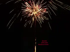 Liuyang Pyrotechnics 100 Shots Consumer Wholesale Cake Fogos de artifício 2025 Fogos de artifício novos em efeito incrível Fogos de artifício bolo