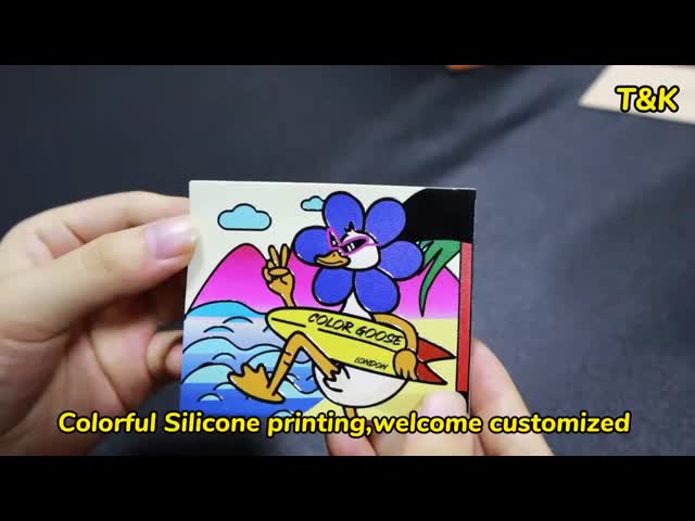 黒い3D柔らかいシリコーン ゴムの衣類のラベル