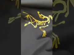 Koud schillen metalen warmteoverdracht af schitteren en briljant goud folie logo voor kleding