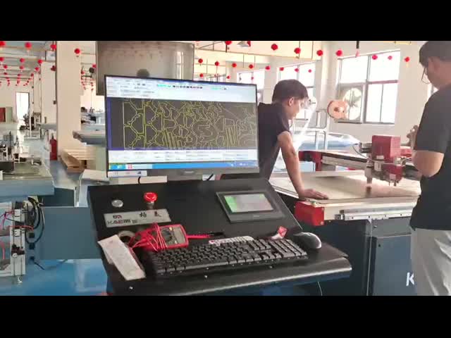 3.5KW Плоская цифровая CNC-резалка для производства PE PVC ткани ткани кожаной бумаги