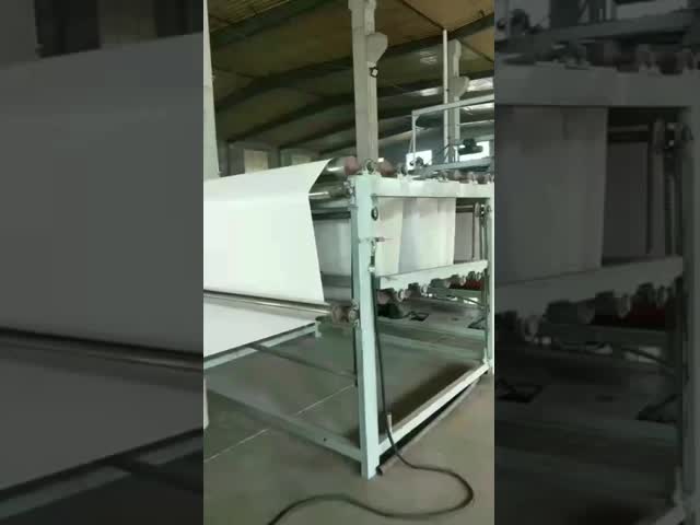 フリースバック1.5mmPvcシングルプライ屋根膜 色の鋼屋根の改装と修理