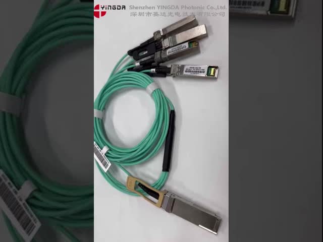 100G AOCケーブル 100G QSFP28 から 4x25G SFP28 ブレイクアウトアクティブ光学ケーブル 5M OM3