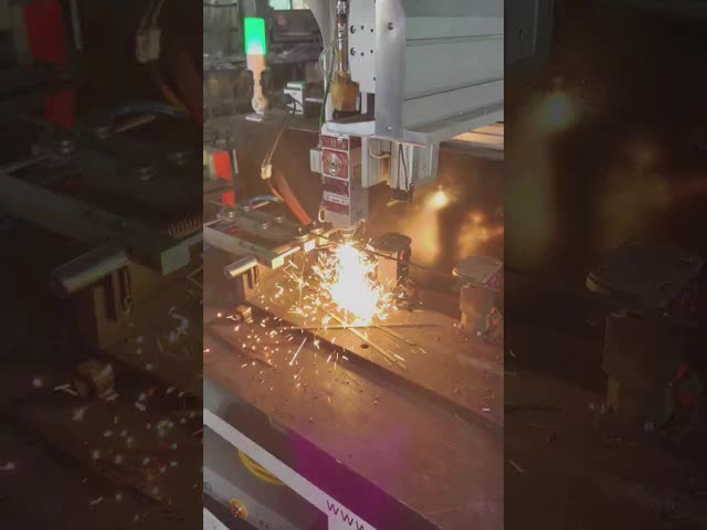 30kWファイバーレーザー切断機 ステンレス鋼レーザー切断機