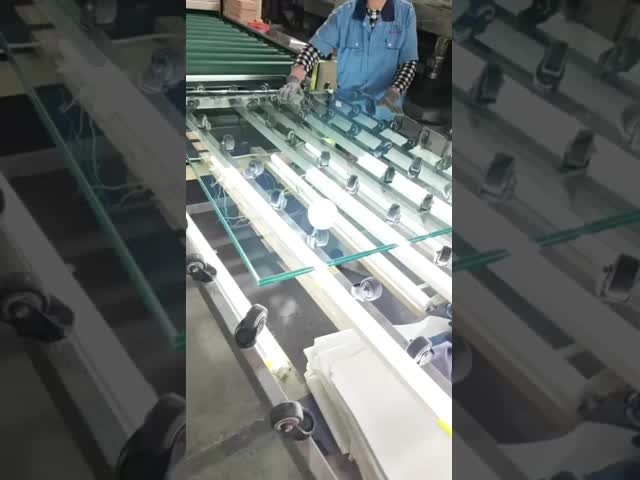 カスタマイズされたバルコニーガラス 16.38mm テンパーラミネートガラス