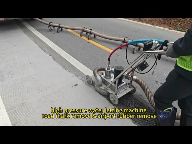 132KW Road Marking Removal Machine 1500bar-2800bar High Pressure Water Jetting Machine