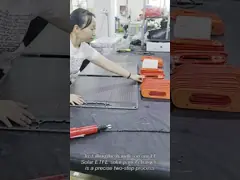 Caricabatterie solare pieghevole 4 volte dimensione aperta 1670*500*5MM dimensione pieghevole 440*500*50MM per viaggiatori e campeggiatori