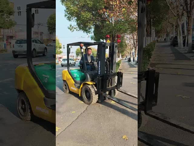 Komatsu 30 3 Ton Second Hand Diesel Forklifts Three Stages And With Side Shift