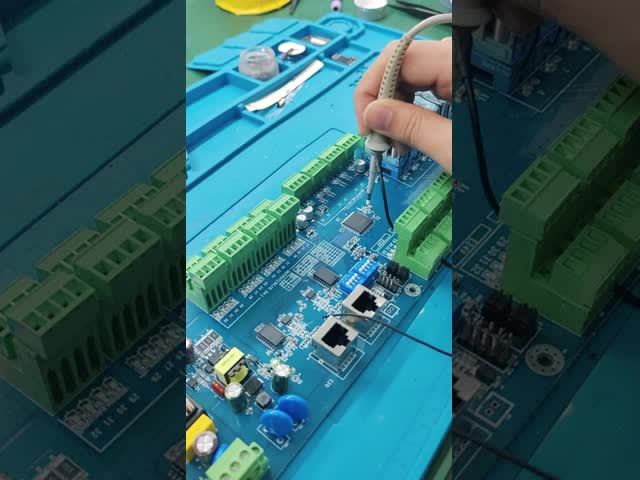 FC-135 SMD 3215 32.768KHz 12.5pF 20ppm -40~+85 кристаллический резонатор для управления временем