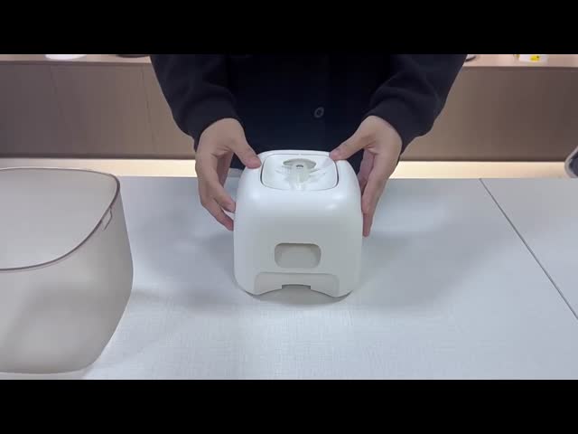 Plastic ​Smart Pet Automatic Feeders Scheduled Dry Food Dispenser For Dogs And Cats