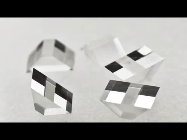 Mono incolor CVD Laboratório Diamantes cultivados Prisma óptico de cristal único 2x2x1mm