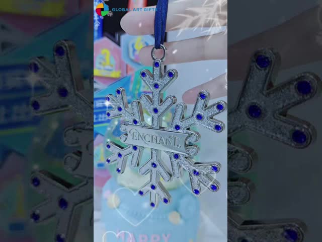 松果と弓のクリスマスの花束 冷蔵庫の磁石