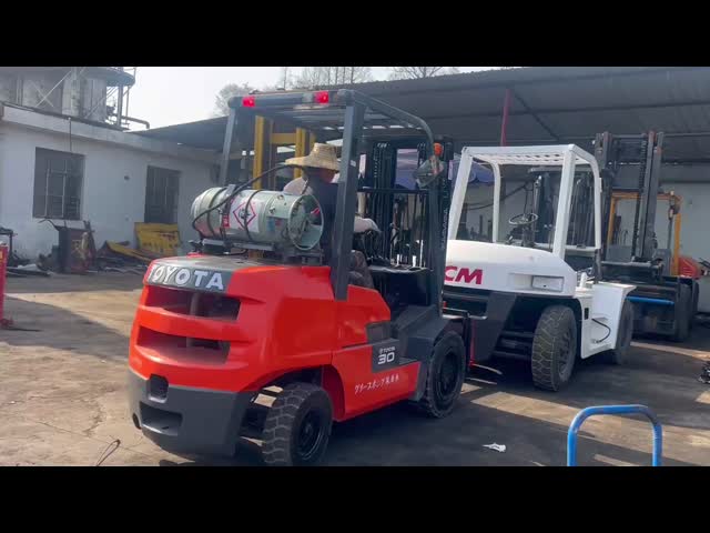 FGZN30 トヨタフォークリフト 中古LPG 3トンのフォークリフティングマシン LPGガス 日本ガソリン