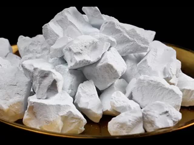 White Ceramics Pulverized Bone Ash High Density With A Density Range Of 2.3 To 2.5 G/cm³.