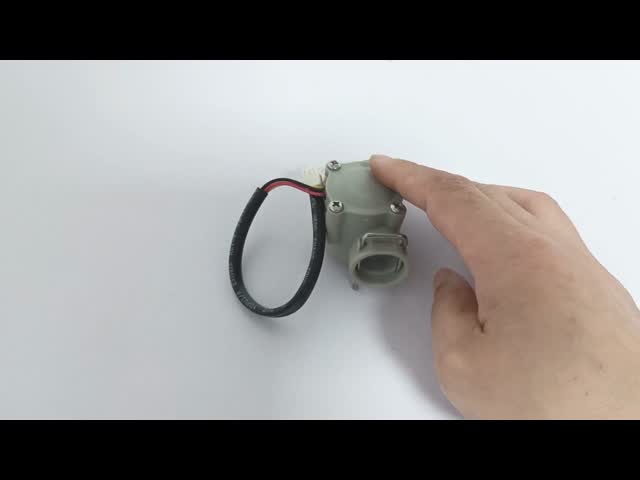 加熱およびポンプ用途向け耐久性プラスチック製フロースイッチ