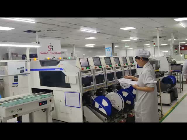 ポータブル ミニアラーム GPSトレーカー 人 / 動物のための防水車両ロケータトレーカー