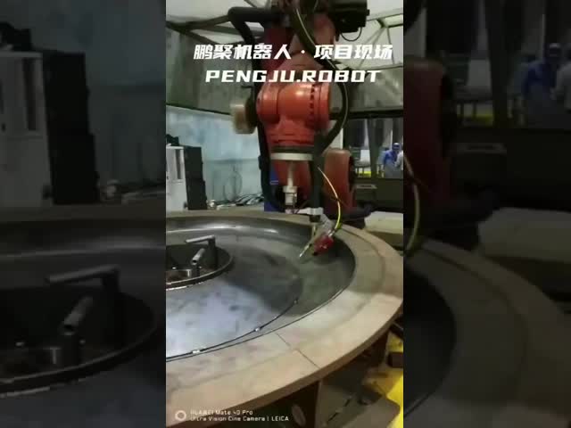 使用されたKukaのロボット6軸線KR150-2 2000年のパレットで運搬する負荷の溶接ロボット