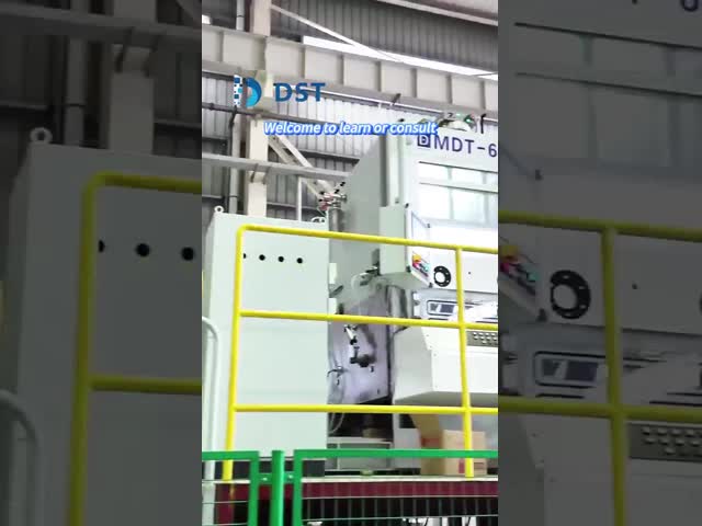 Capacitor Vacuum Metallizer for Plastic Films with Staggered Ceramic Boat Design