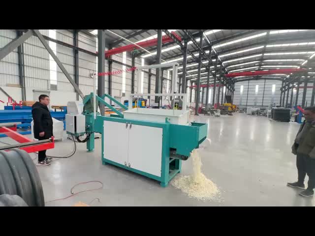 木材の割れ目工場 木材の割れ目機械 動物/馬/鶏の寝具のための木材の剃り毛機