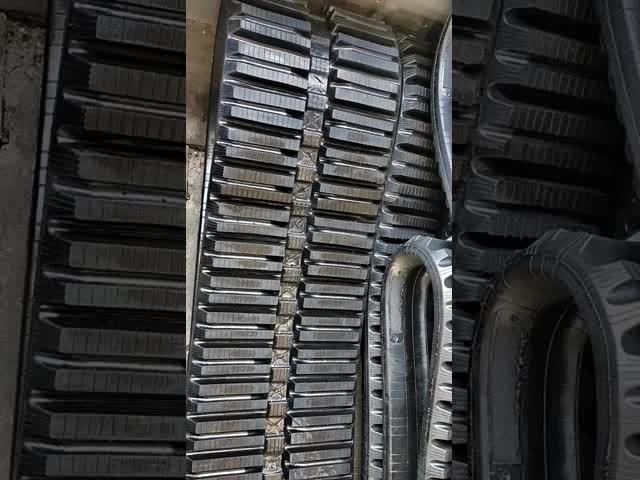 Vibration Resistance Skid Steer Replacement Tracks Conventional / Interchangeable Type