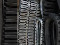 Vibration Resistance Skid Steer Replacement Tracks Conventional / Interchangeable Type