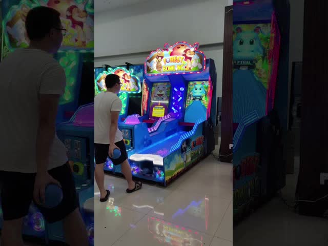 1人か2人のプレイヤー 森ジャングル キッディ ボーリングマシン チケット 親子 アークードゲーム 贖い 部屋 家庭用 楽しい