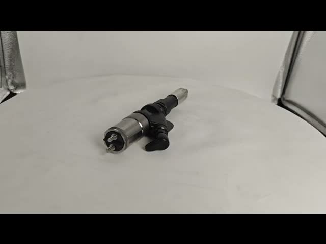Komatsu Excavator PC400-7 PC450-7 S6D125 Engine 095000-1211 Fuel Injector