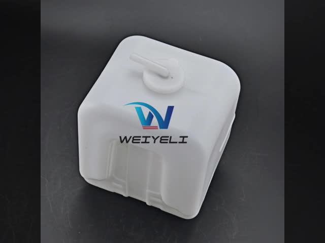 Excavadora Tanque de expansión del refrigerante del radiador de plástico SK55 SK60 SK70 SK115 SK135SR Cisterna de agua auxiliar Tanque de expansión de reserva Maquinaria industrial Repuestos El video