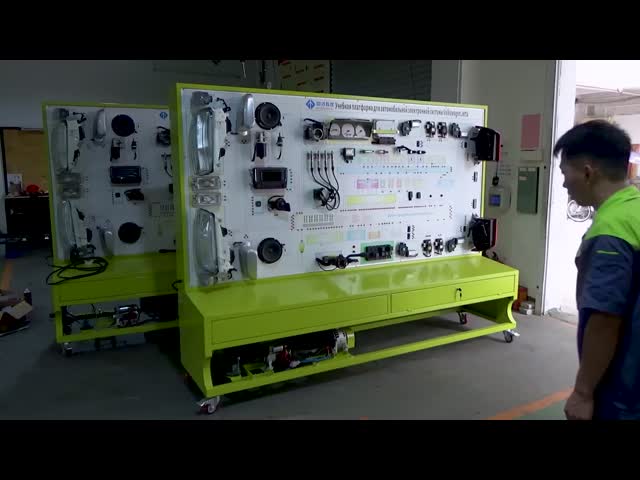 セダン電気自動車トレーニングボード設備（自動車電気技術者および学生向け）