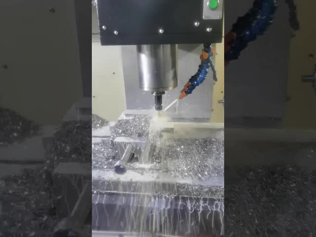 65° 4 フルート ステンレス 鋼のためのウルガムカービッドエンドミール 高精度 CNC フリースカット