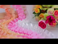 Katlanmış inciler, düz renk dantel buket ambalajı, kurdele çiçekçi, çiçek dekorasyonu, kurdele sarma, kumaş dantel kenarı