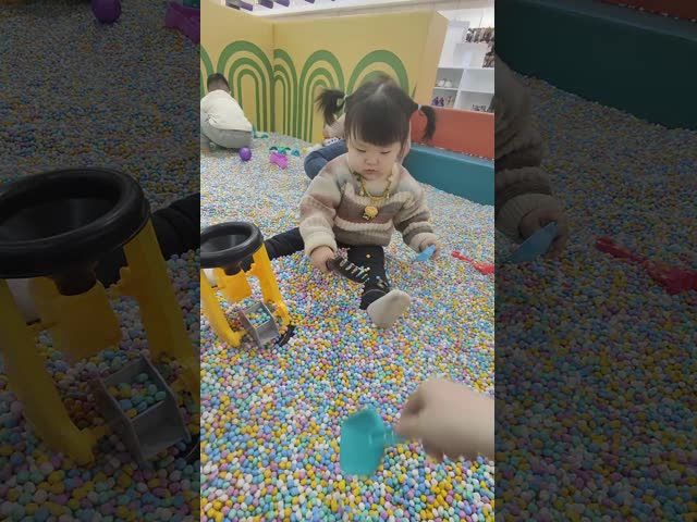 カスタマイズされたプレイセンターの子供たちのいたずらな城面白い屋内遊び場デザイン