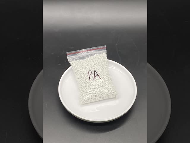 熱伝導性のあるPA6 UL94 V0 炭素で満たされたナイロンPA6粒 高強度
