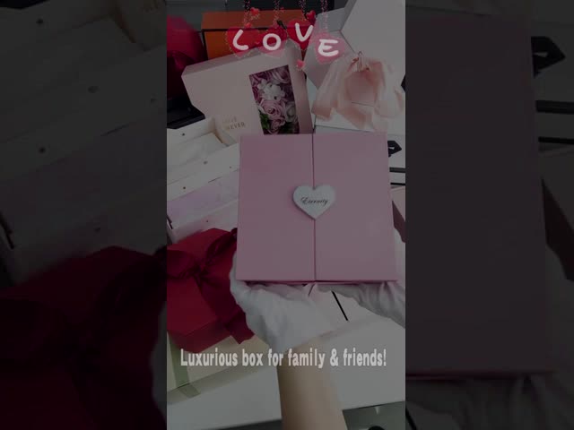 箱と結婚する注文のボール紙のリボンの弓クリスマスのギフト用の箱