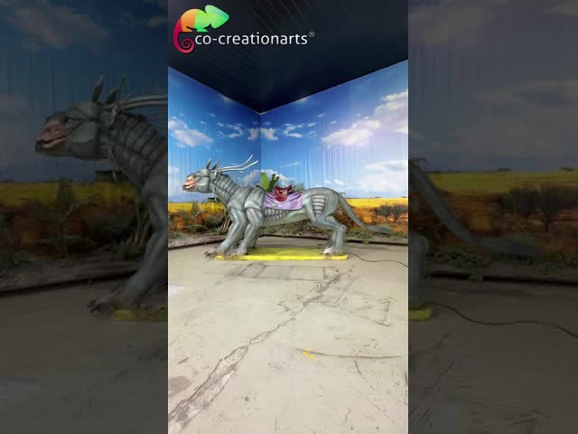 乗れるアニマトロニックモンスターライド：ダイナミックな動きとシルバービーストデザイン、遊園地向け