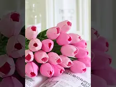 Bouquets di tulipani, fiori falsi, fiori simulati, decorazione del soggiorno, composizioni floreali, fiori di seta, fiori di plastica, fiori da tavola, composizioni floreali