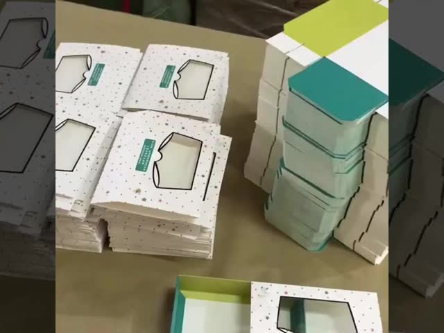 透明ディスプレイウィンドウのクラフト・カードボックスのパン箱 食品級ケーキ スナック パン箱 ギフトボックス