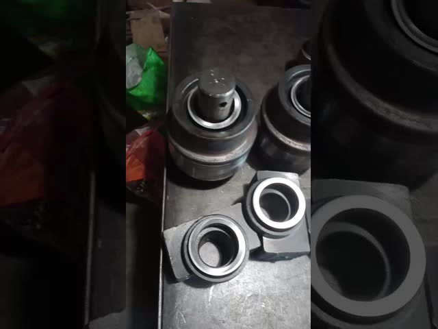 油圧ショベル Sk55 Sk60 Sk100 Sk130 トラックローラー 油圧ショベル下部構造部品 コベルコ Sk032 Sk40 Sk25sr ボトムローラー