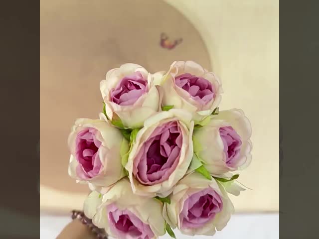 Ins-style rose artificial flowers with vases, hand-held bouquets, Valentine's Day photo shoots, and birthday gift decorations