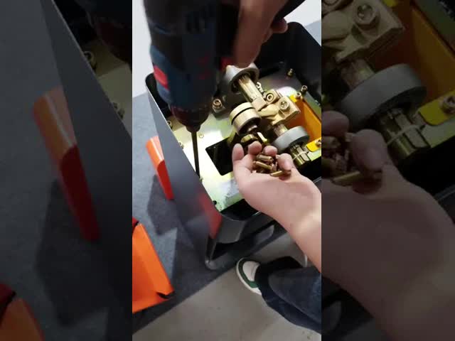 カスタマイズされた色のトラフィックバリアゲート、2mmハウジング、高速かつ耐久性のある動作テスト